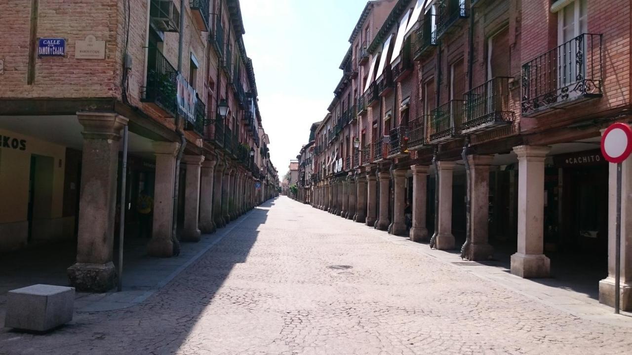 Casa de Huéspedes Vecinodecerbantes Alcalá de Henares Exterior foto